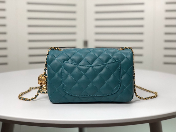 シャネルバッグ側面デザイン